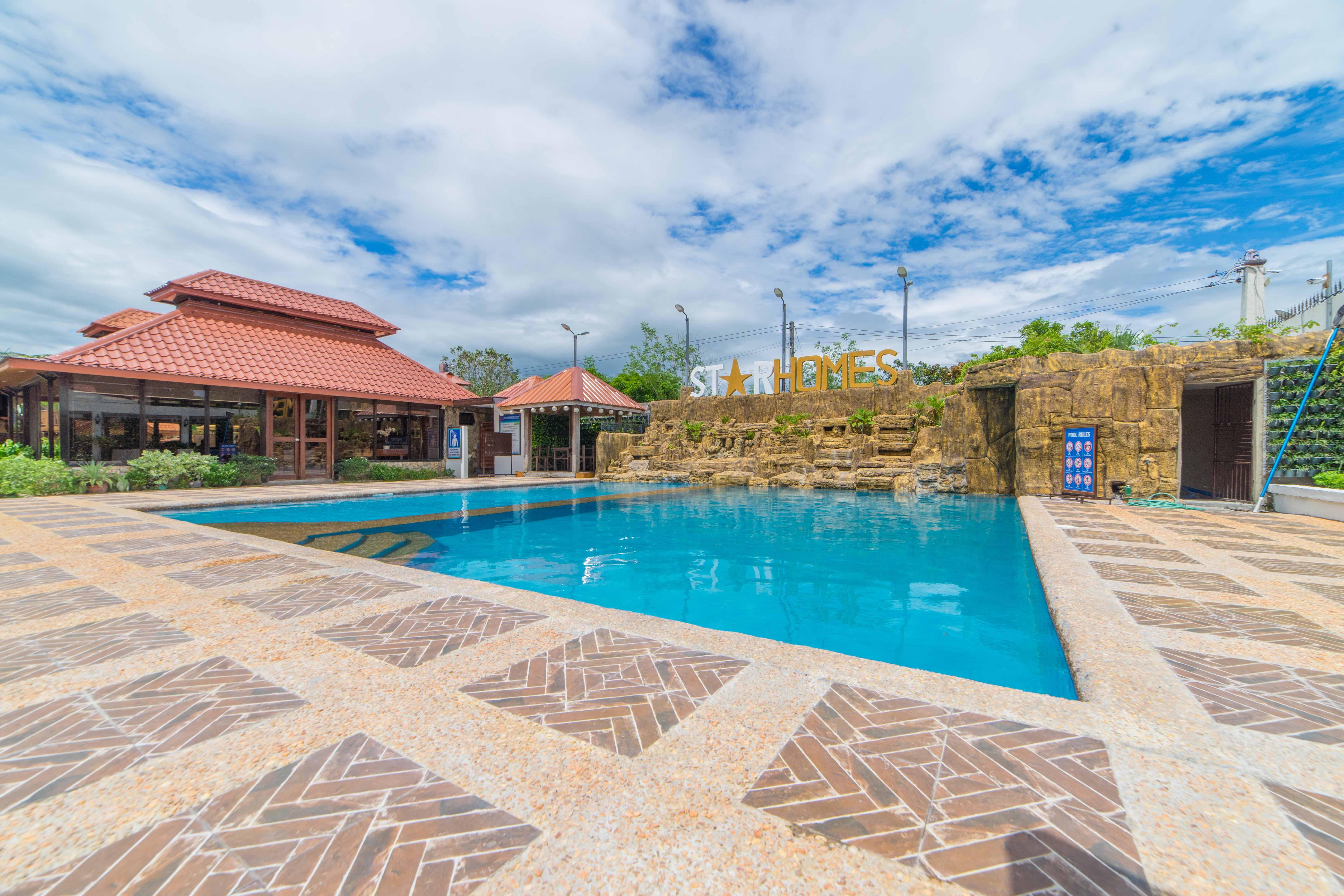 Reddoorz Plus @ Starhomes Olivianville Tarlac City Экстерьер фото