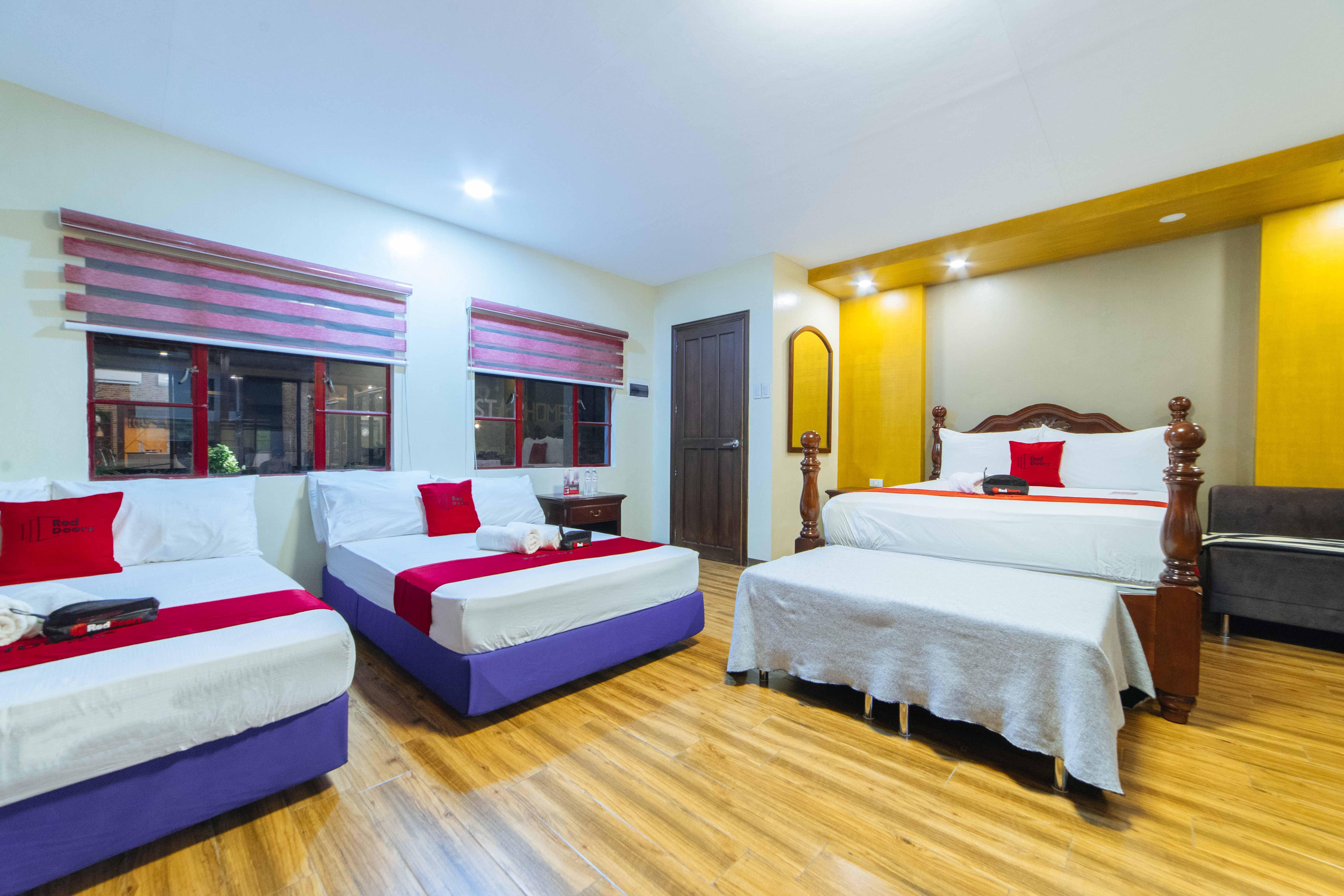 Reddoorz Plus @ Starhomes Olivianville Tarlac City Экстерьер фото