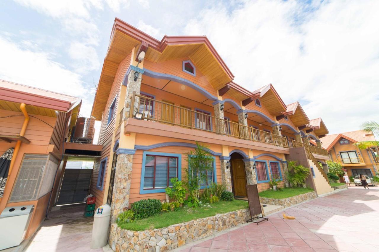 Reddoorz Plus @ Starhomes Olivianville Tarlac City Экстерьер фото