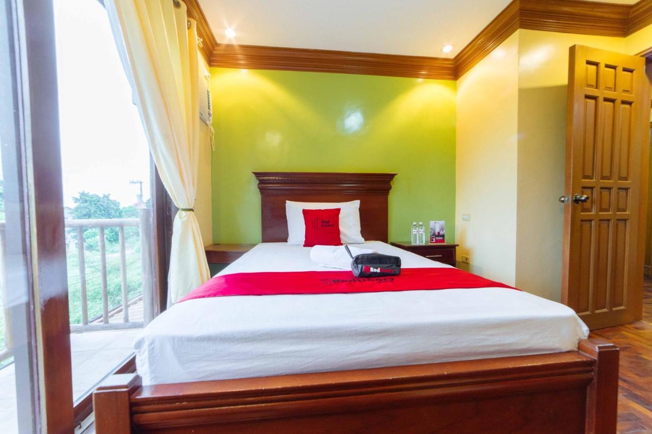 Reddoorz Plus @ Starhomes Olivianville Tarlac City Экстерьер фото