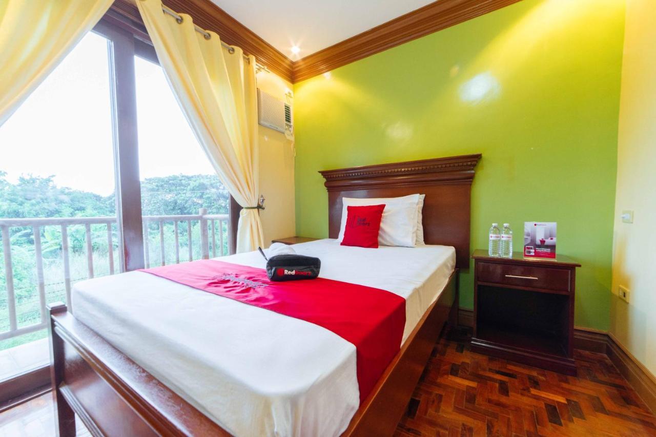 Reddoorz Plus @ Starhomes Olivianville Tarlac City Экстерьер фото