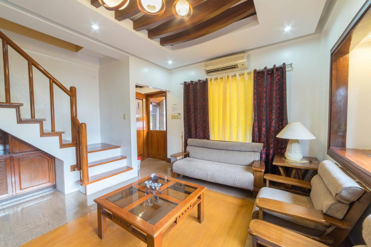 Reddoorz Plus @ Starhomes Olivianville Tarlac City Экстерьер фото