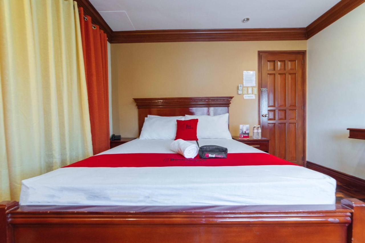 Reddoorz Plus @ Starhomes Olivianville Tarlac City Экстерьер фото
